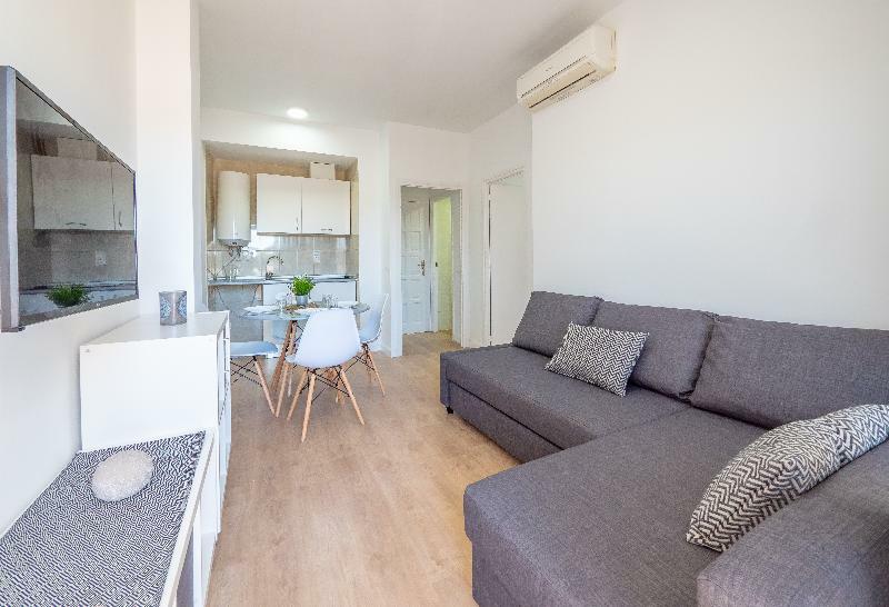 Apartment Ar Melrose Place