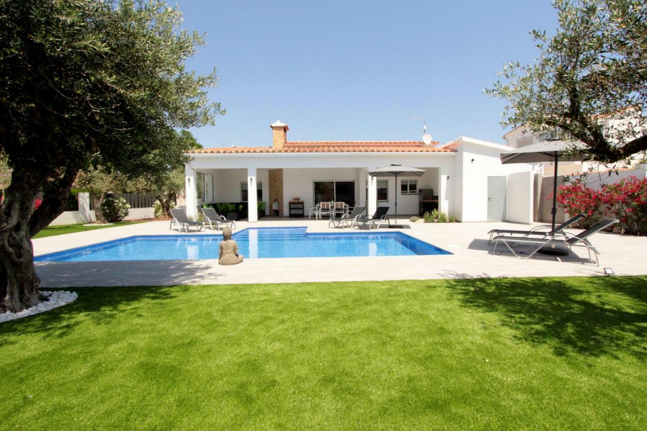 Villa Leon Inmo Carmanso 68 - 12262 Ampuriabrava
