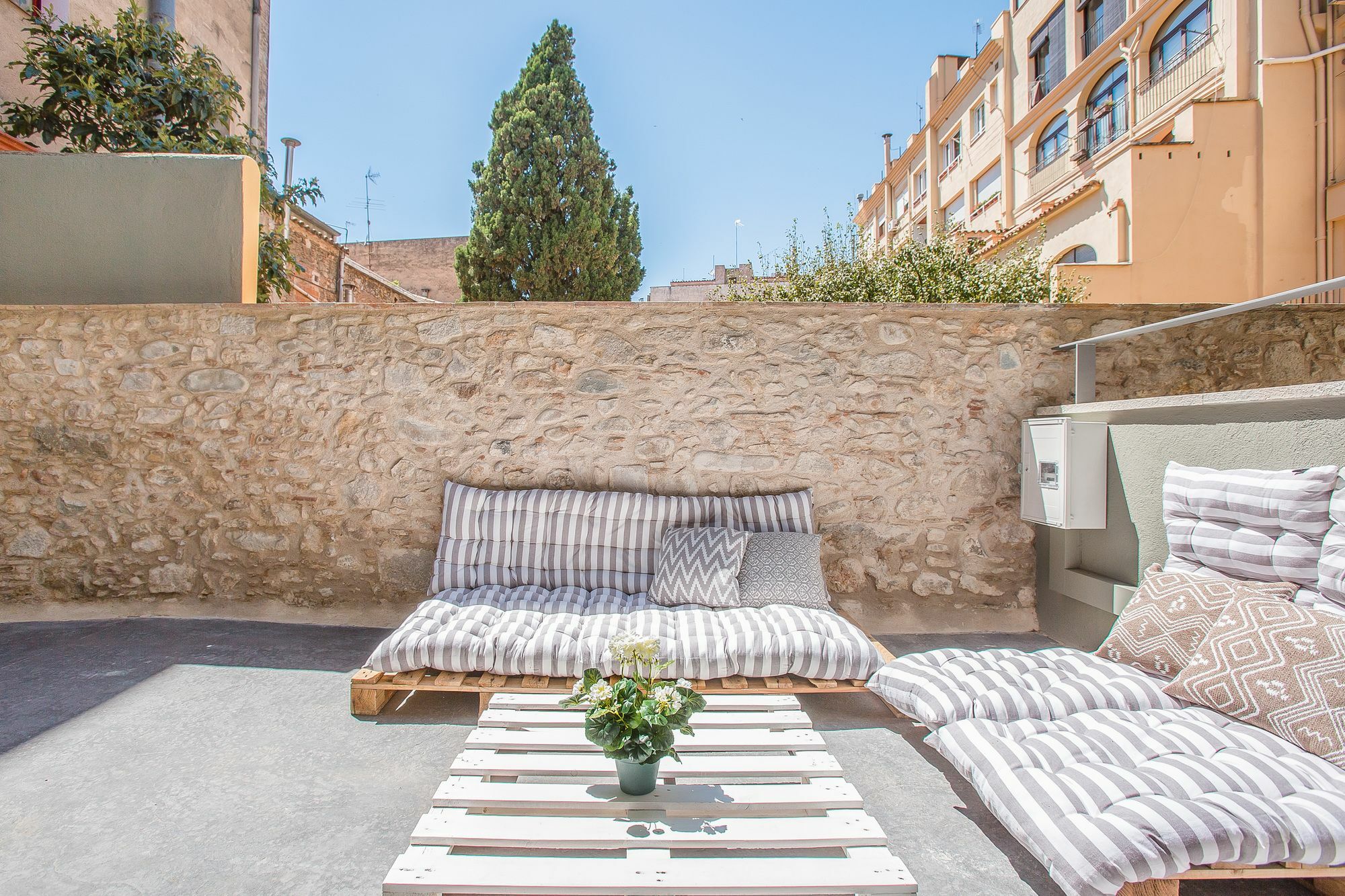 Flateli Exclusivos Placa Catalunya * Girona