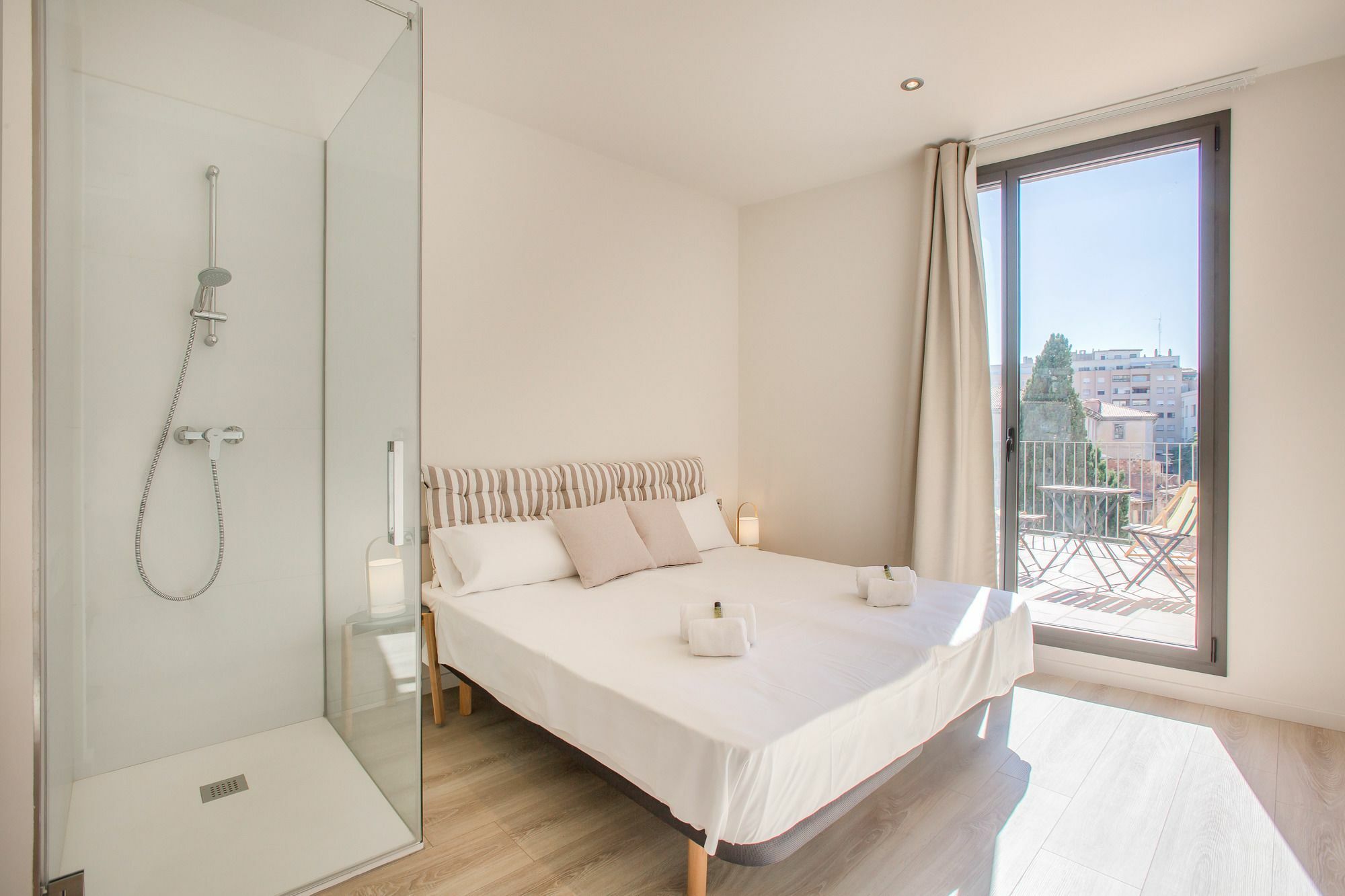 Flateli Exclusivos Placa Catalunya * Girona