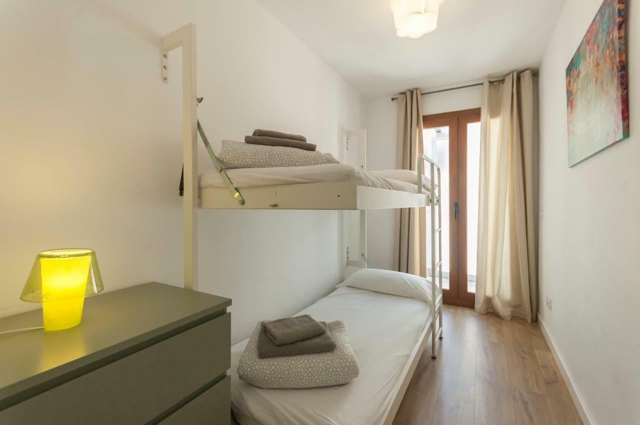 Lets Holidays Centric House With Parking Holiday home *