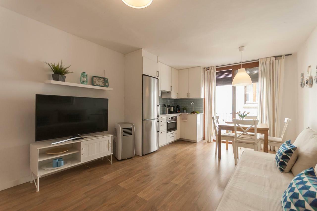 Lets Holidays Centric House With Parking Holiday home