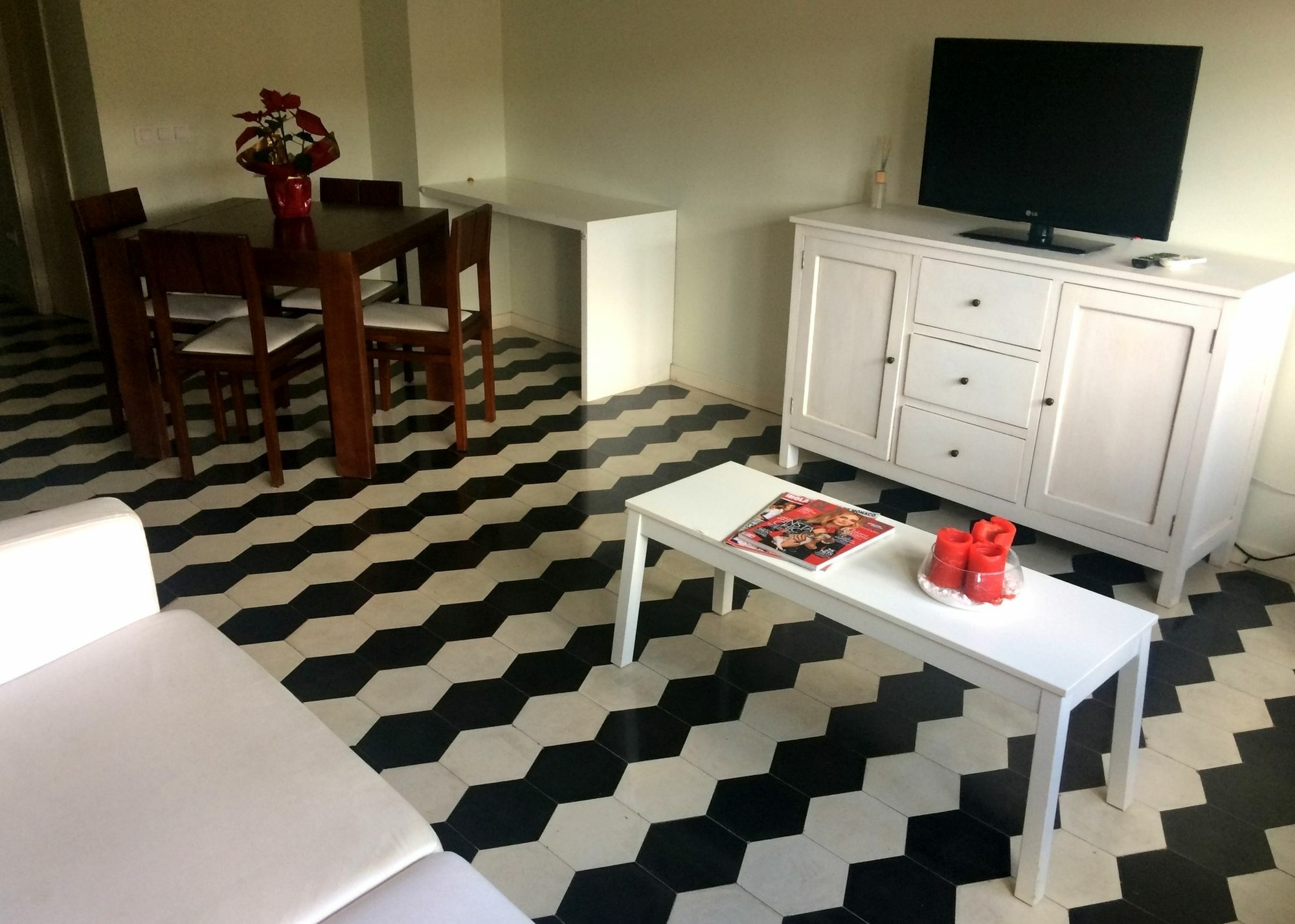 Hotel Moderno Sobre El Rio 3*