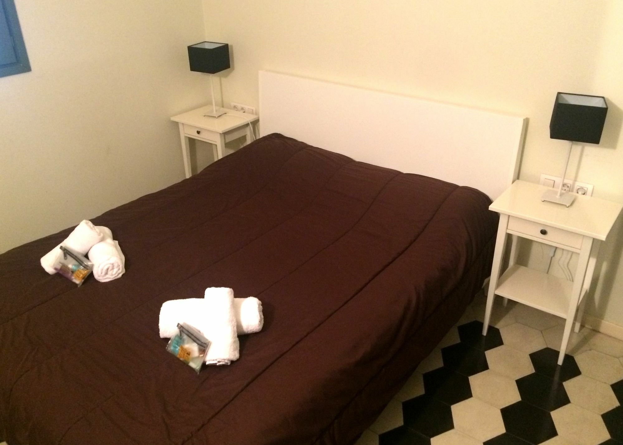 Moderno Sobre El Rio Hotel 3*