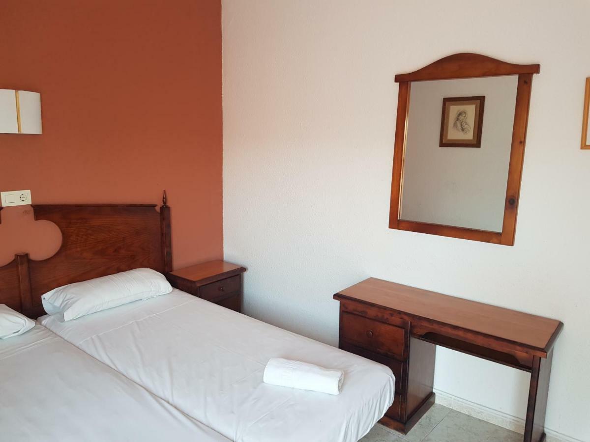 Aparthotel Castella *