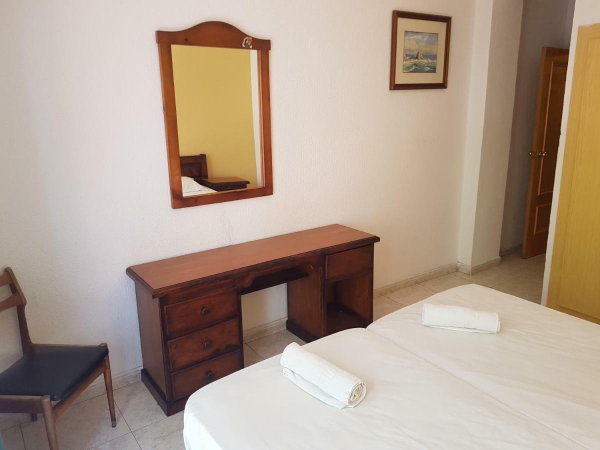 Aparthotel Castella *