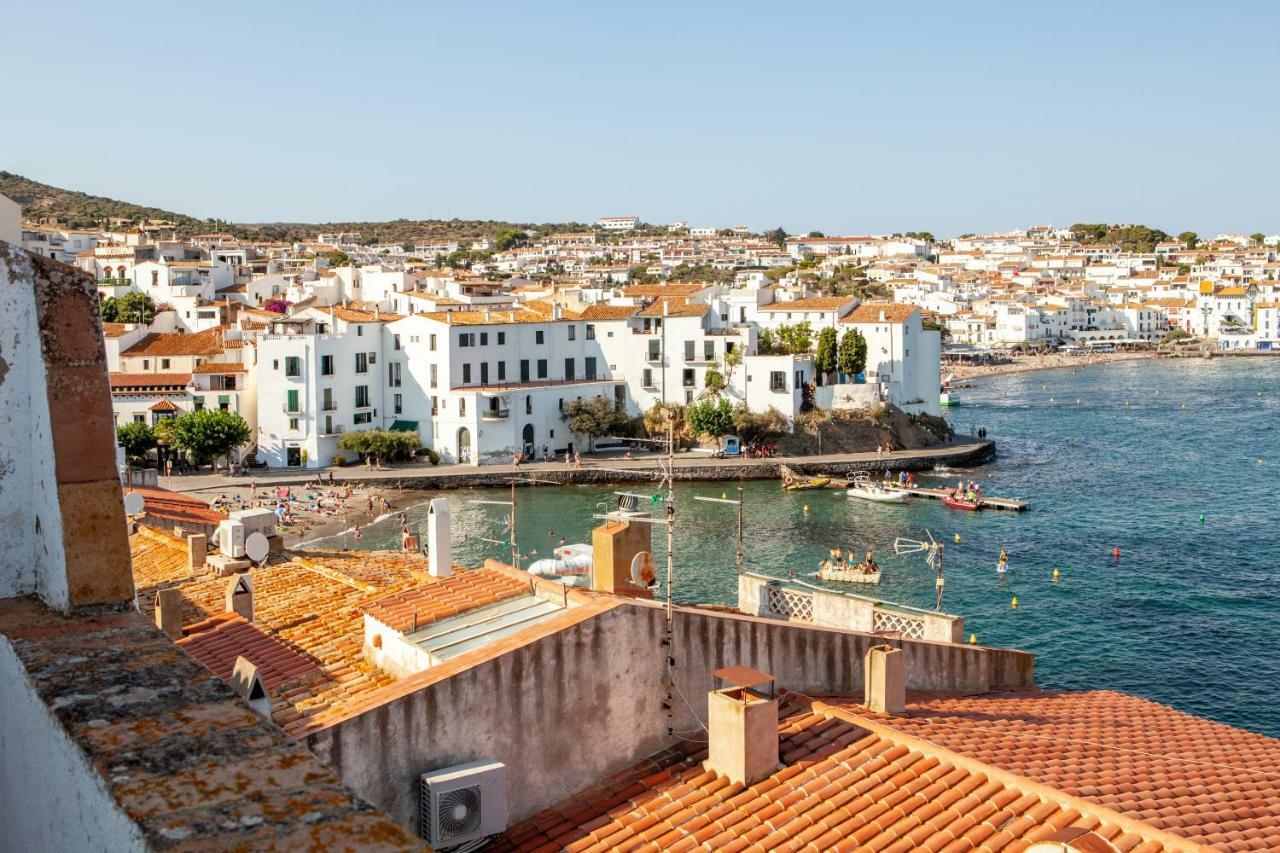 Akira Flats Llane Cadaques