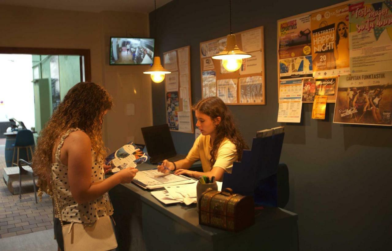 Costa Brava Hostal *