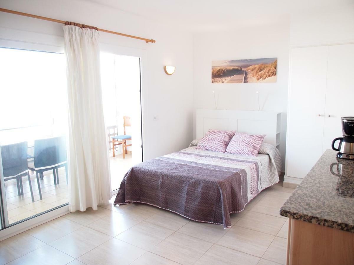Miramar 32c * Roses