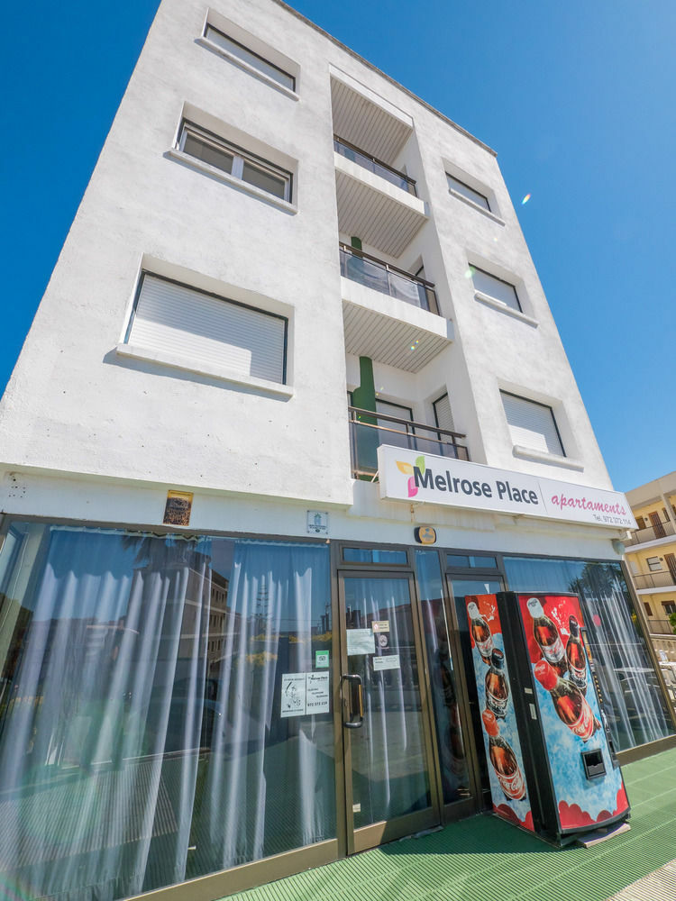Apartment Ar Melrose Place