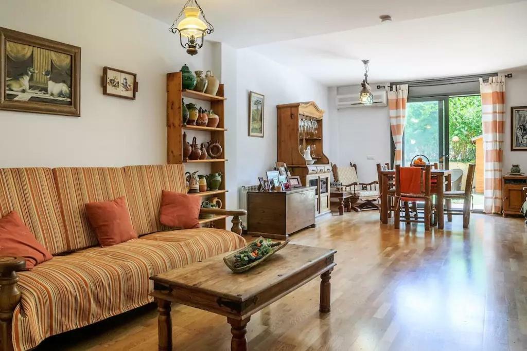Ca La Gloria Bed & Breakfast Vilabertran