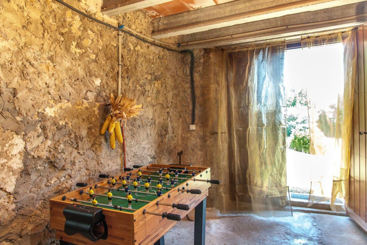 Cal Xaiet Country house Llampaies