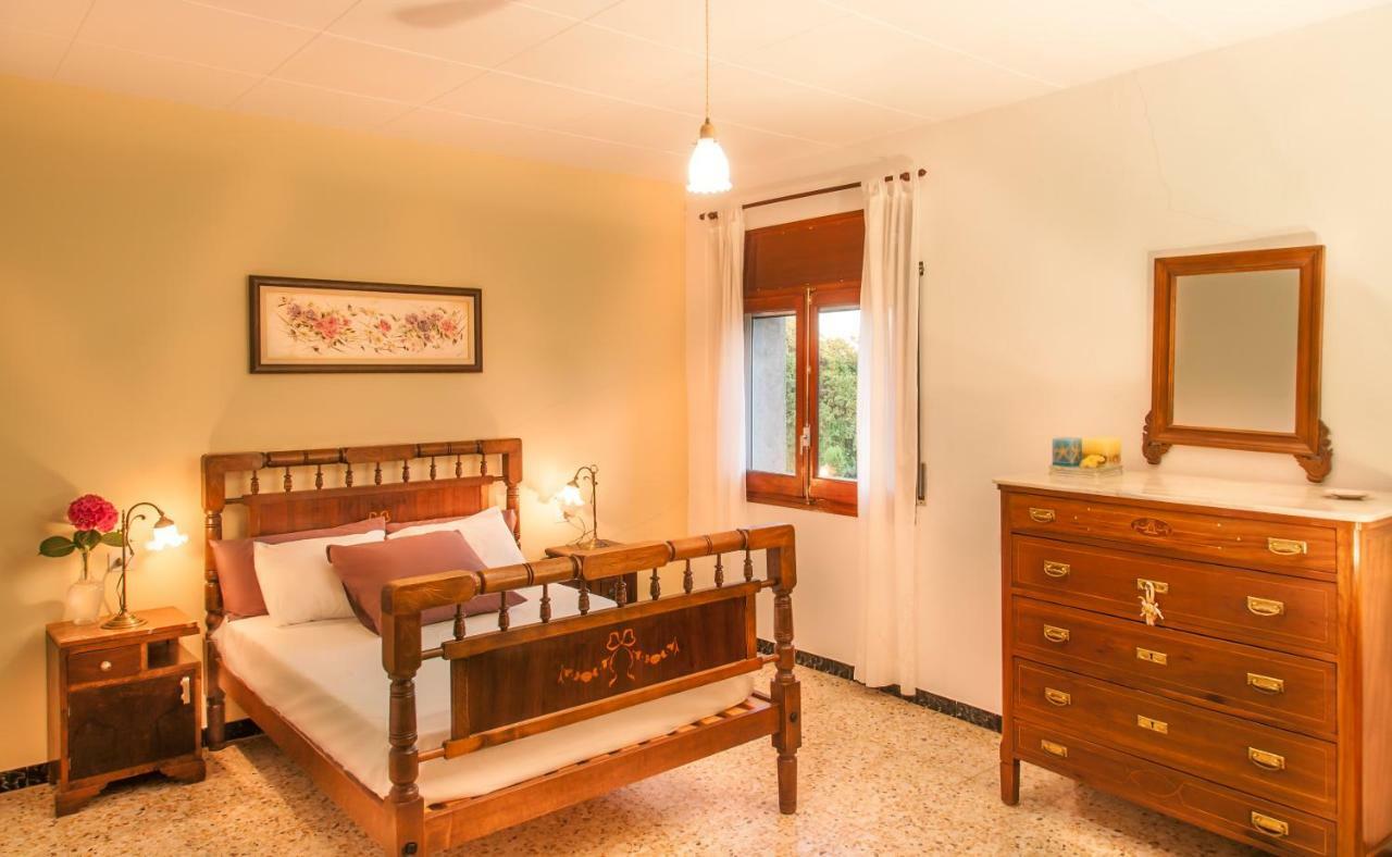 Country house Cal Xaiet Llampaies