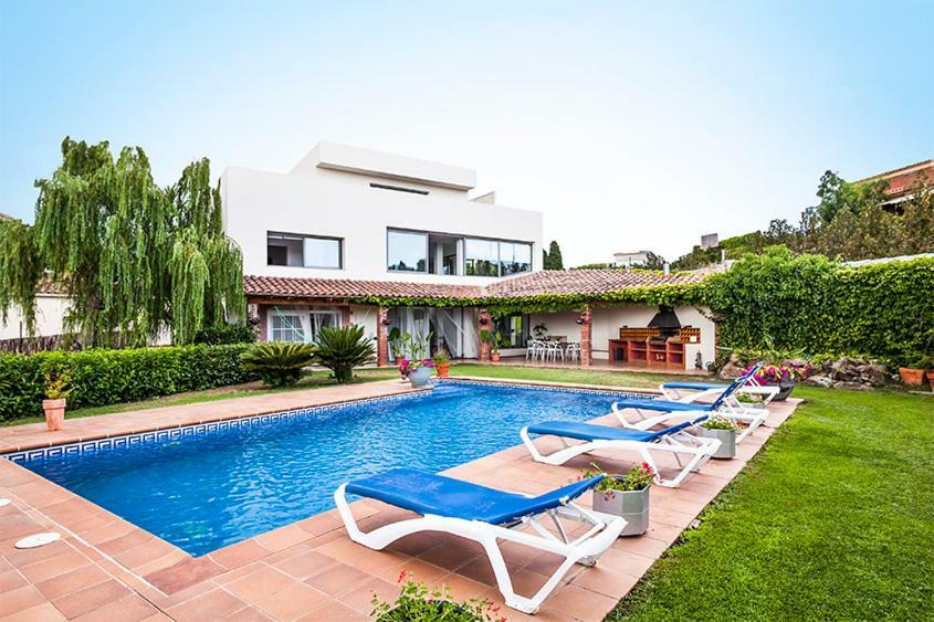 Villa Garriguella Holiday home