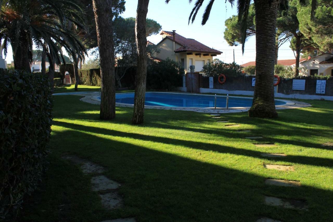 Pueblo Pinos Apartamento L' Escala