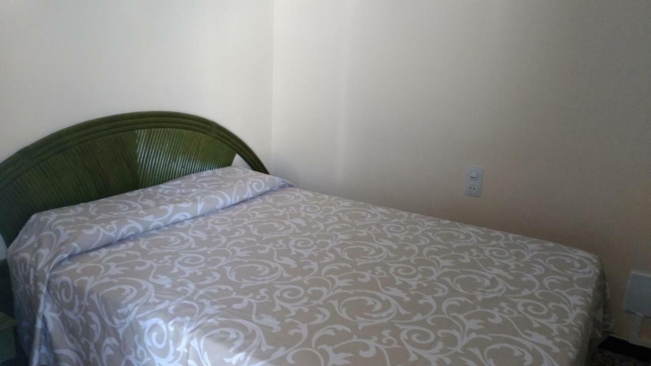 Sylvie Apartment Roses