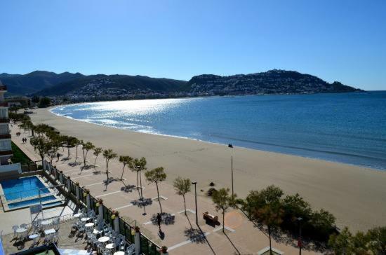 Apartamento Holidays Royal Marine *