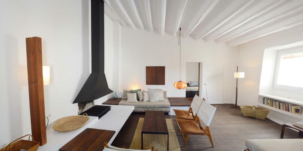 Cozy Townhouse In By Coderch Milá - *