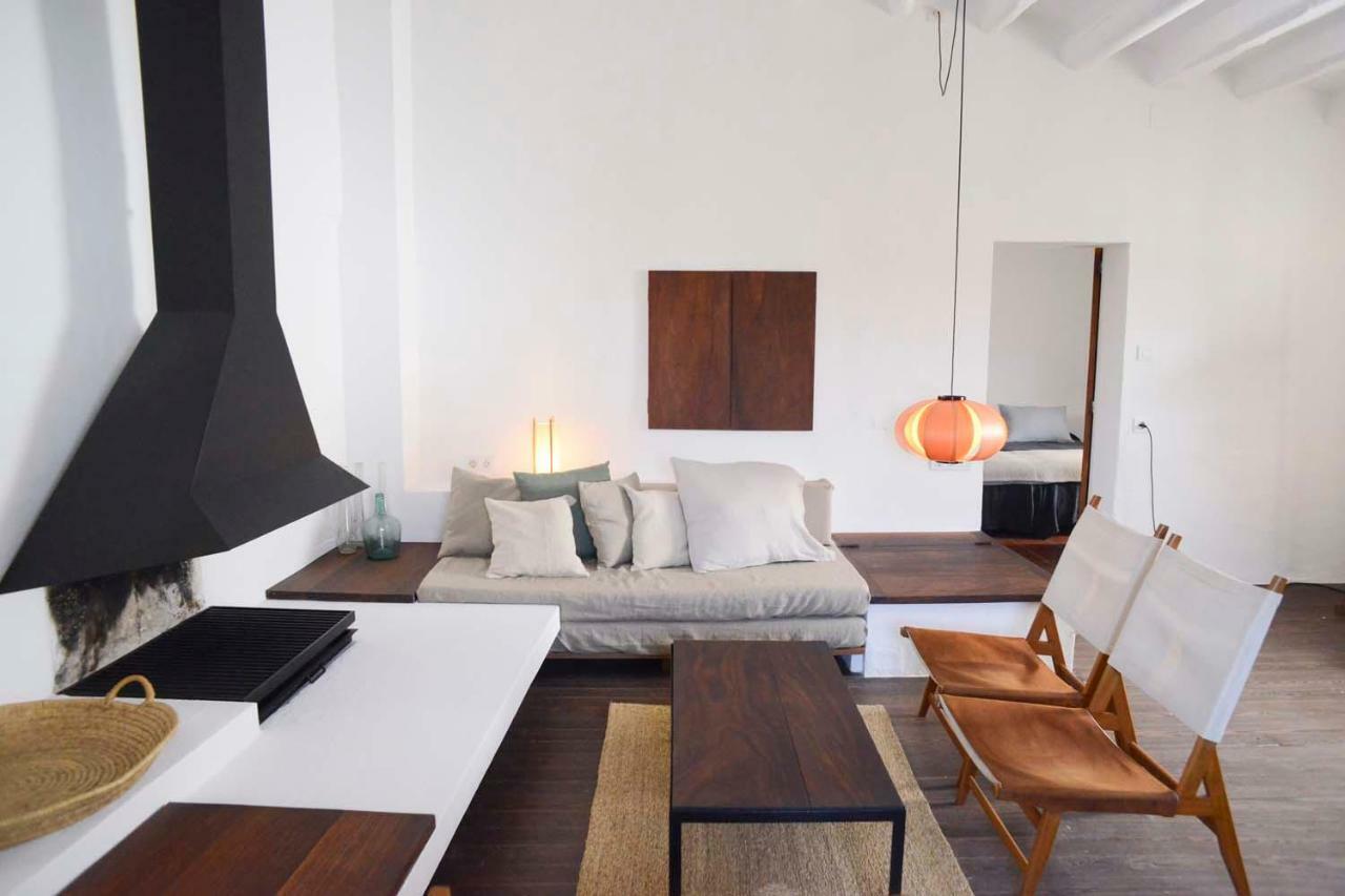Cozy Townhouse In By Coderch Milá - Сasa de vacaciones *