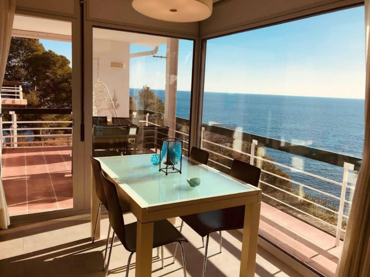 Apartamento Cala Salionç Playa Frente A La Playa Y Encima Del Mar Apartamento *