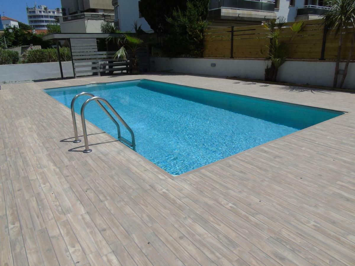 Proche Avec Piscine Apartment *