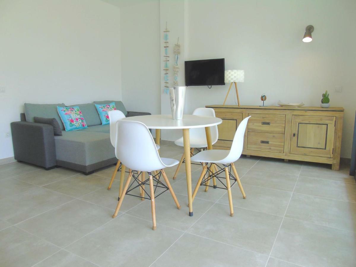 Apartment Proche Avec Piscine Roses