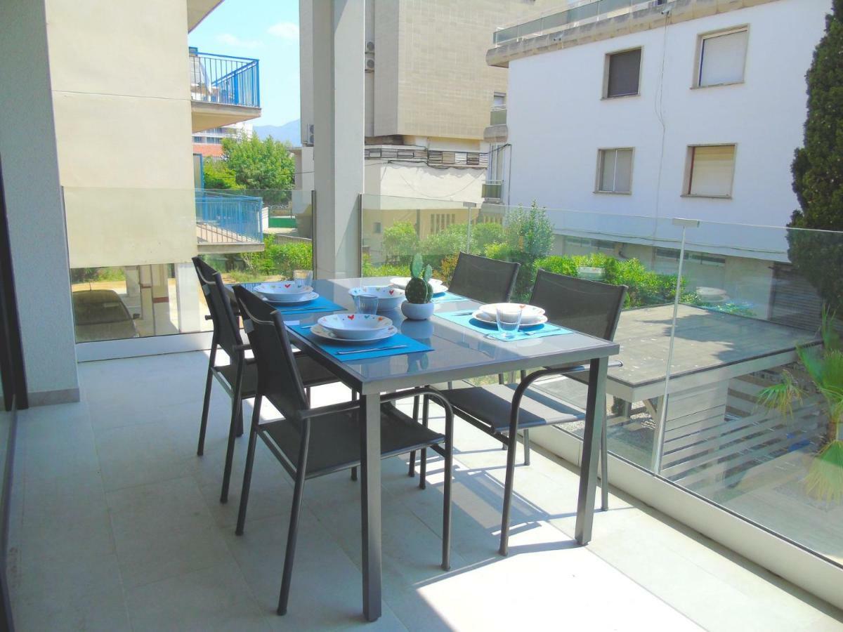Proche Avec Piscine