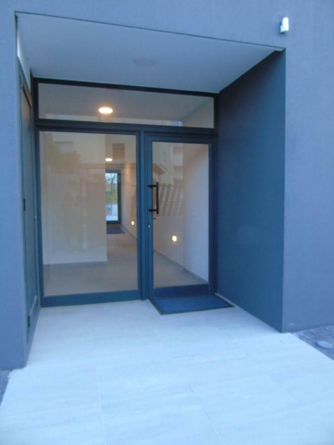 Proche Avec Piscine *