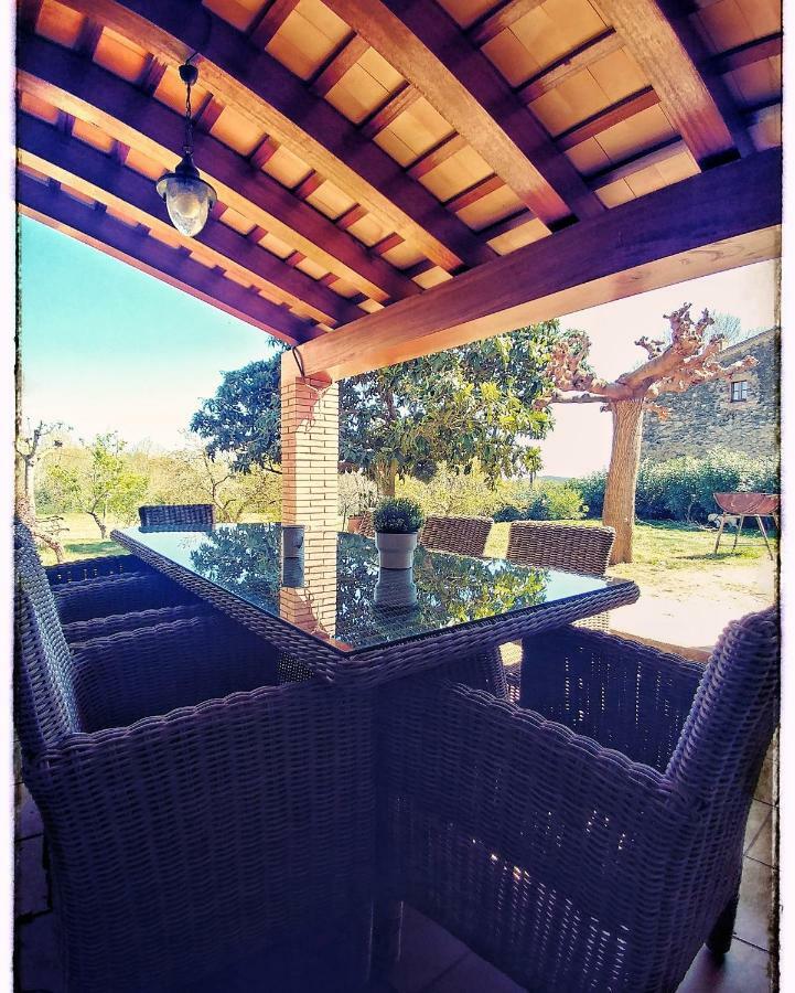 Country house Cal Xaiet Llampaies