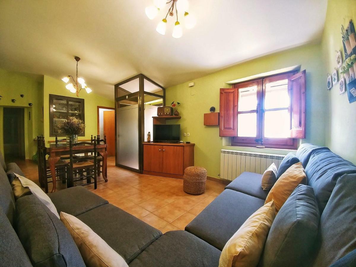 Cal Xaiet Country house Llampaies