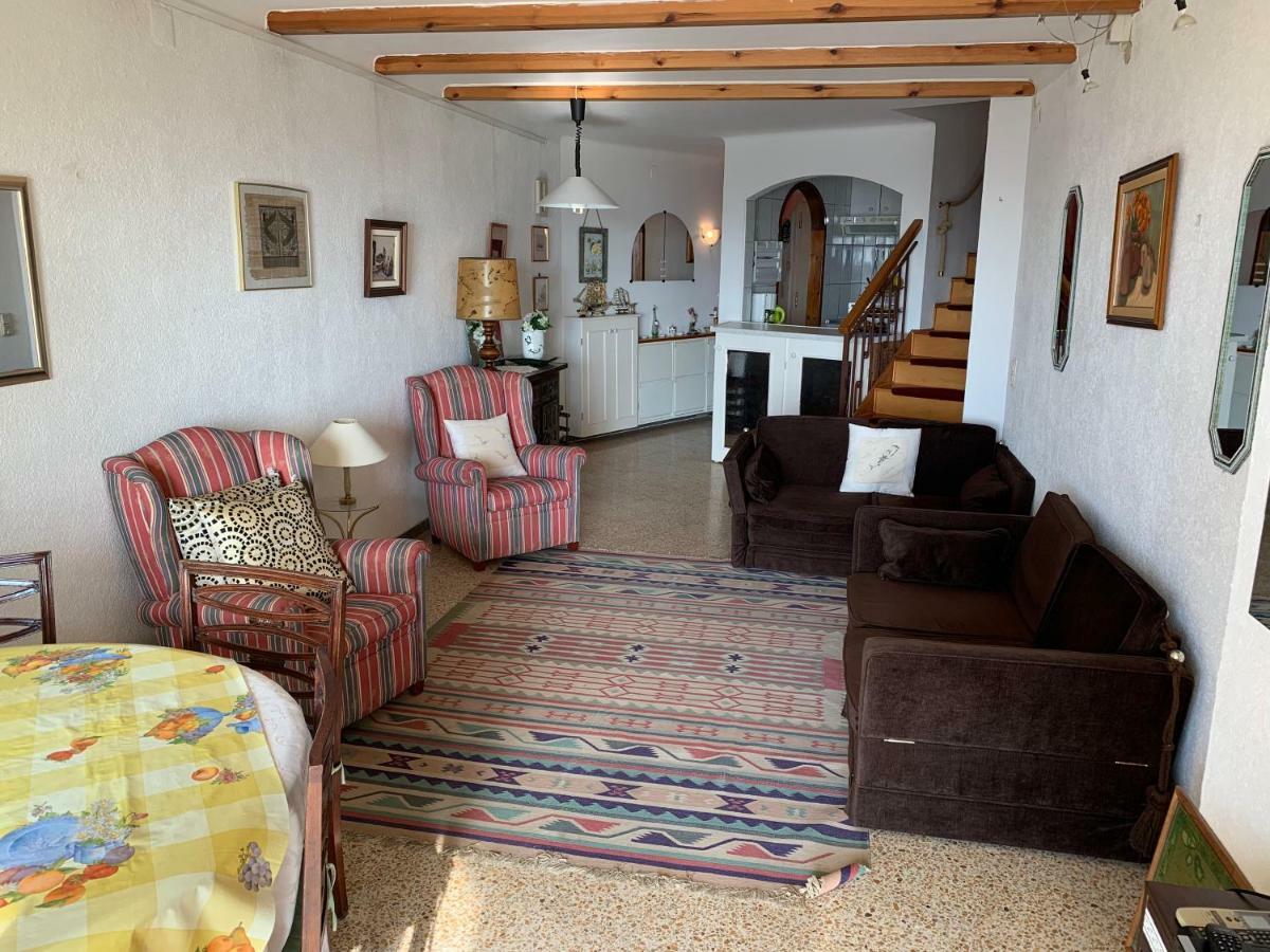 Awaydays - 317 - Duplex Style 1st Sea Line Apartment *