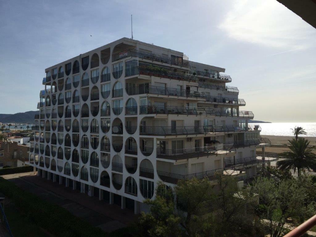 Awaydays - 317 - Duplex Style 1st Sea Line Apartment Empuriabrava