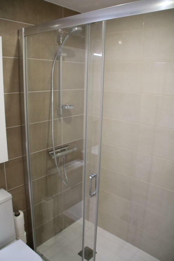 Apartment Centre *