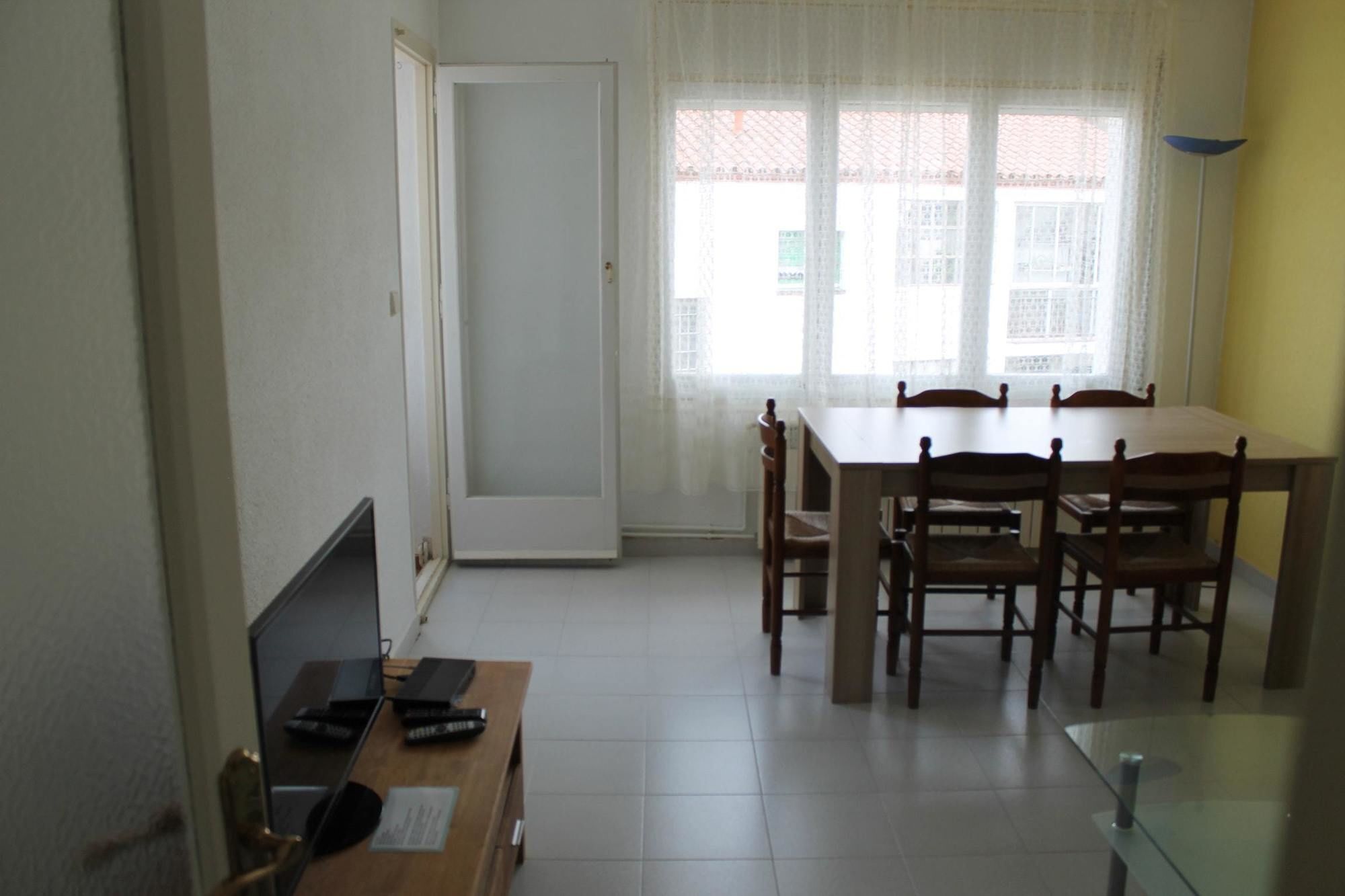 Apartamento With 3 Bedrooms In Roses, With Wonderful Mountain View And T