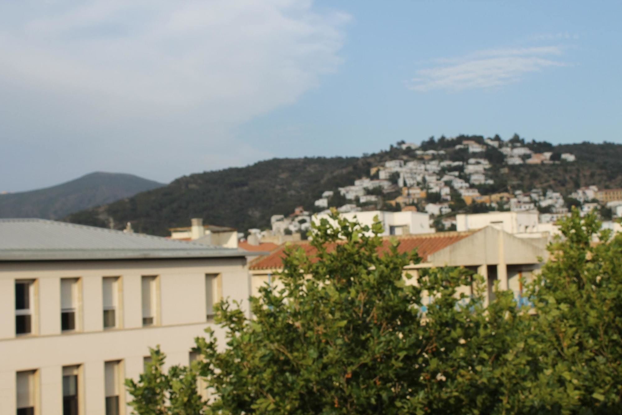 With 3 Bedrooms In Roses, With Wonderful Mountain View And T