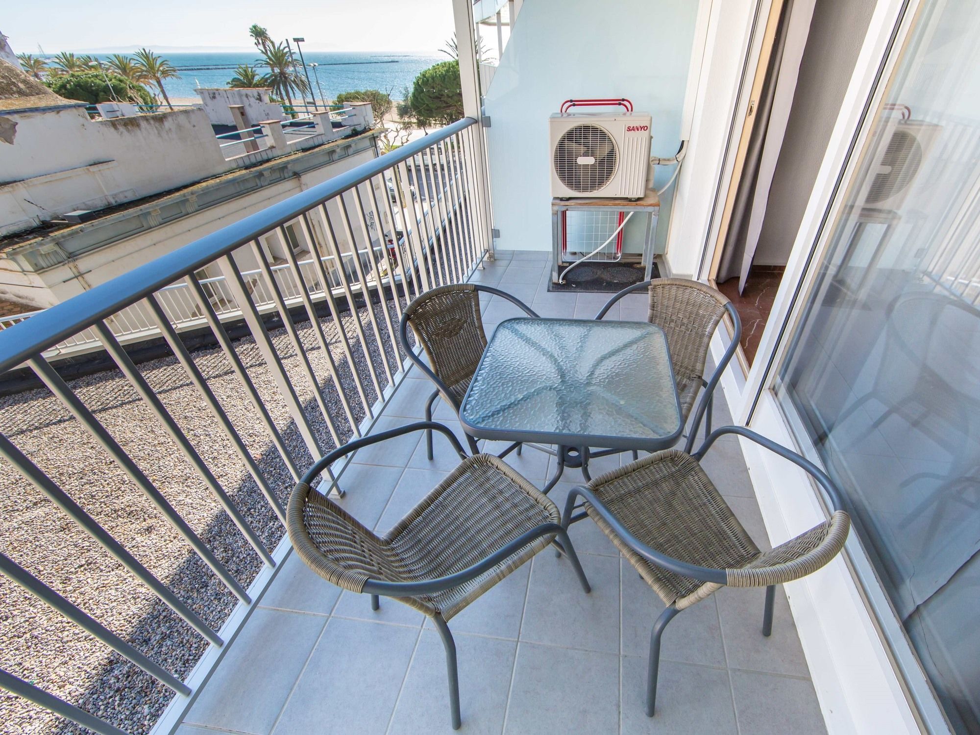 Apartamento Palmeras 2.2/2.5 Rosas