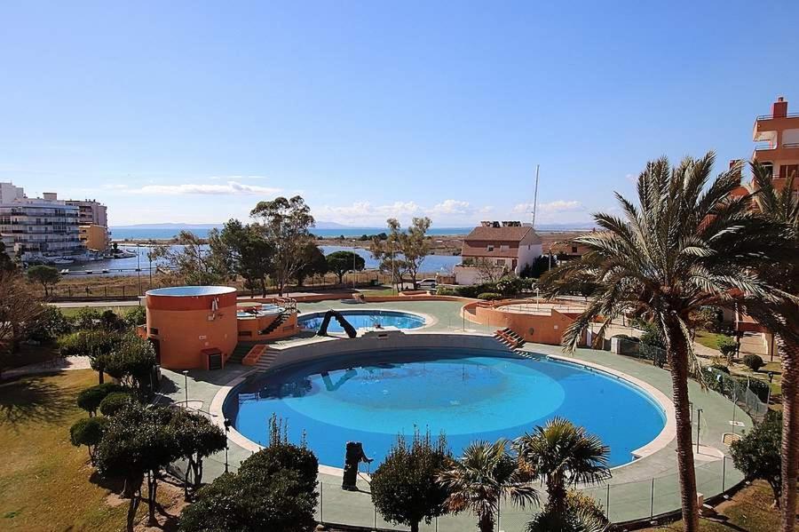 Apartamento Con Vistas Al Mar Y A La Piscina En Apartment Roses