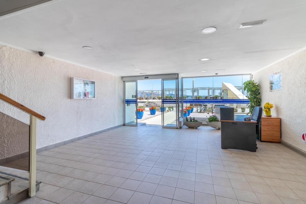 Goldhome - Karina Apartment *