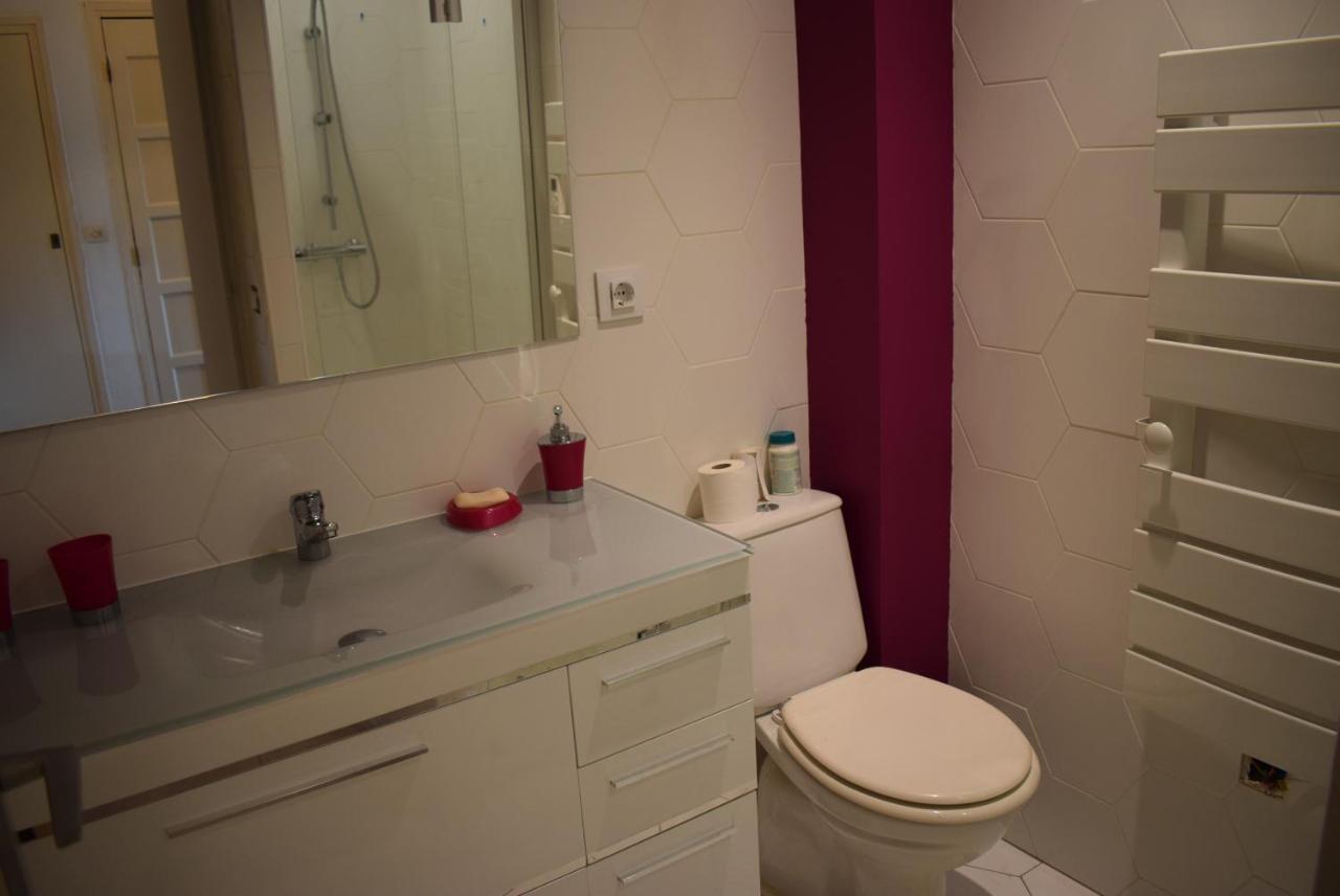 Apartamento En Planta Baja Directo Al Canal Ref 81 Apartamento *