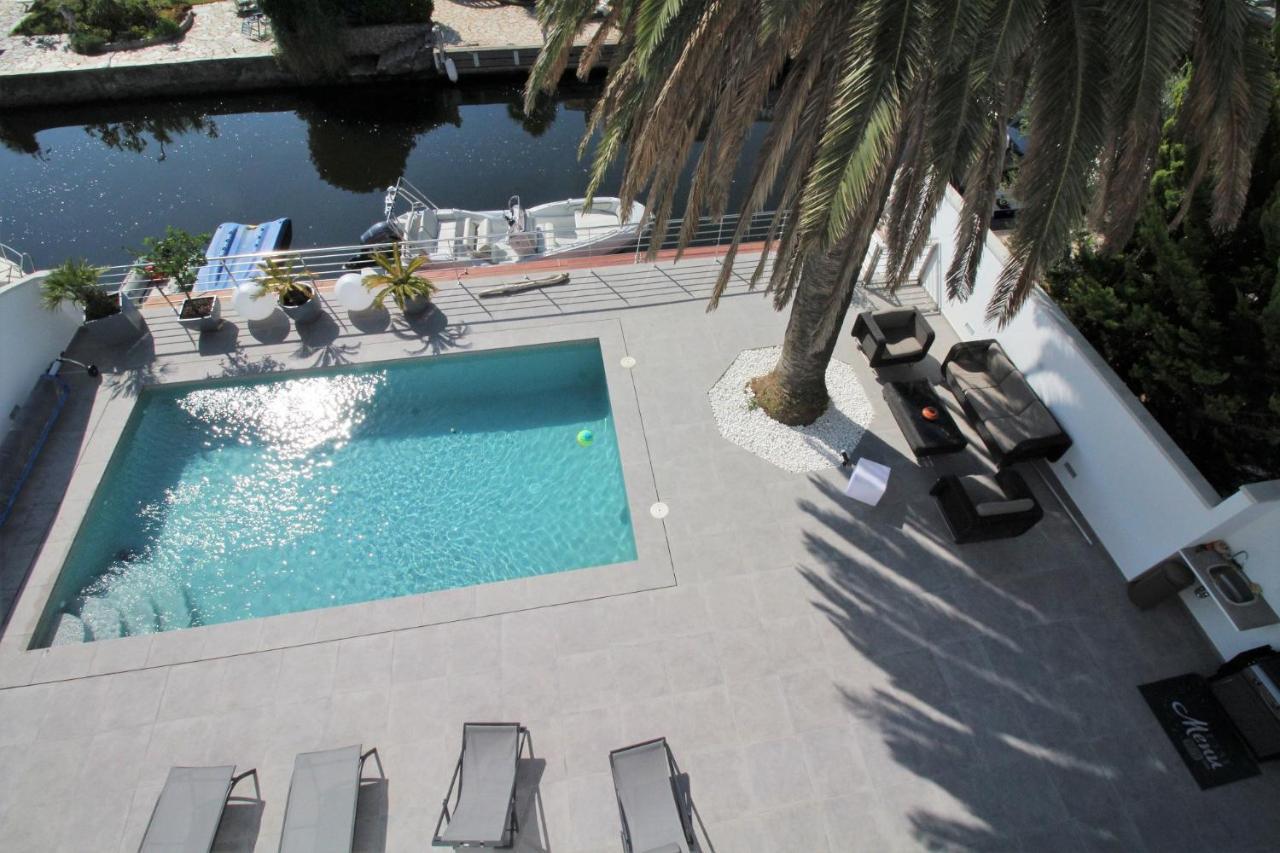 Сasa de vacaciones Casa De Lujo Con Piscina Y Amarre Privados Ref 350 Ampuriabrava