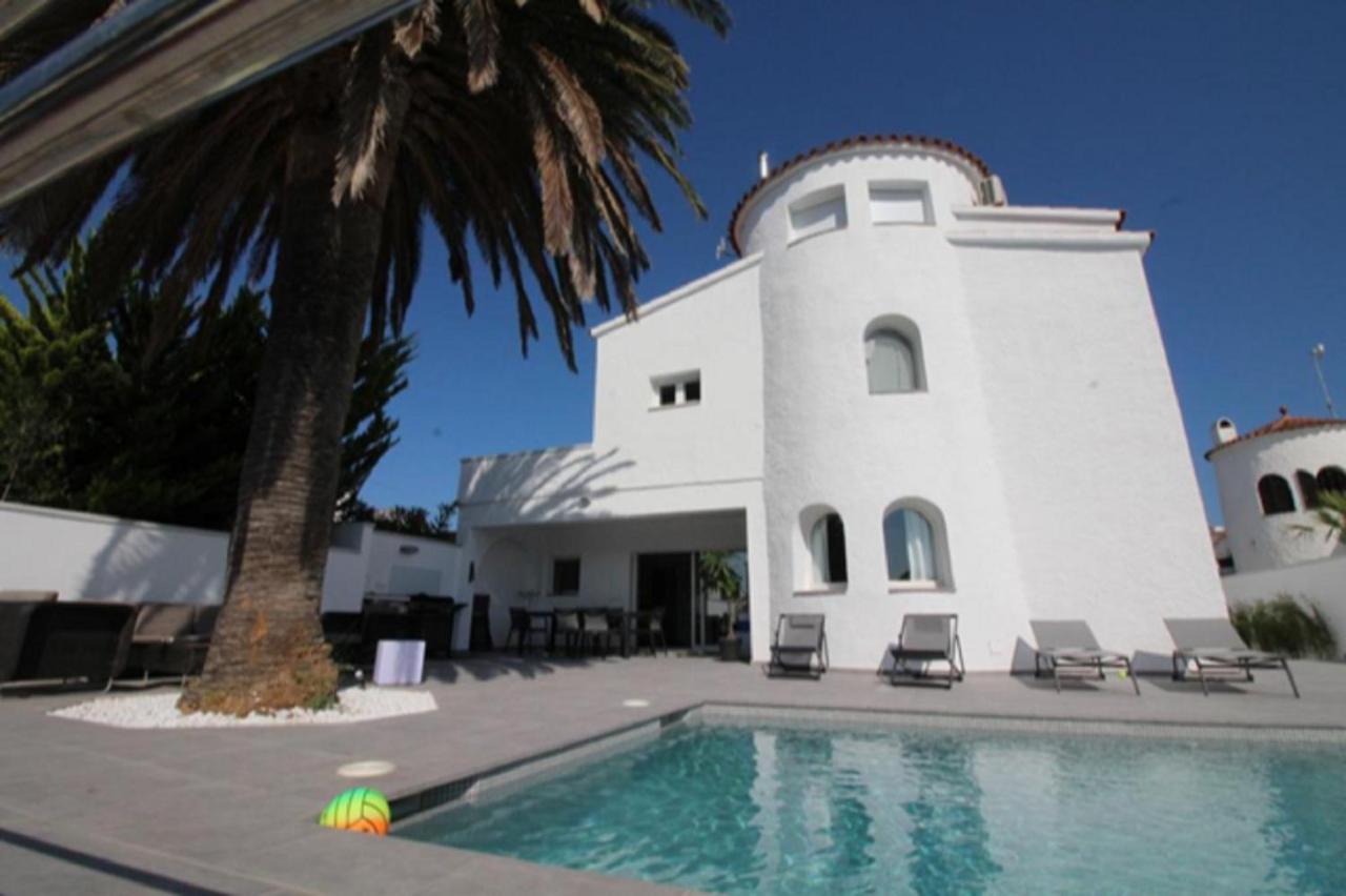 Casa De Lujo Con Piscina Y Amarre Privados Ref 350 Holiday home