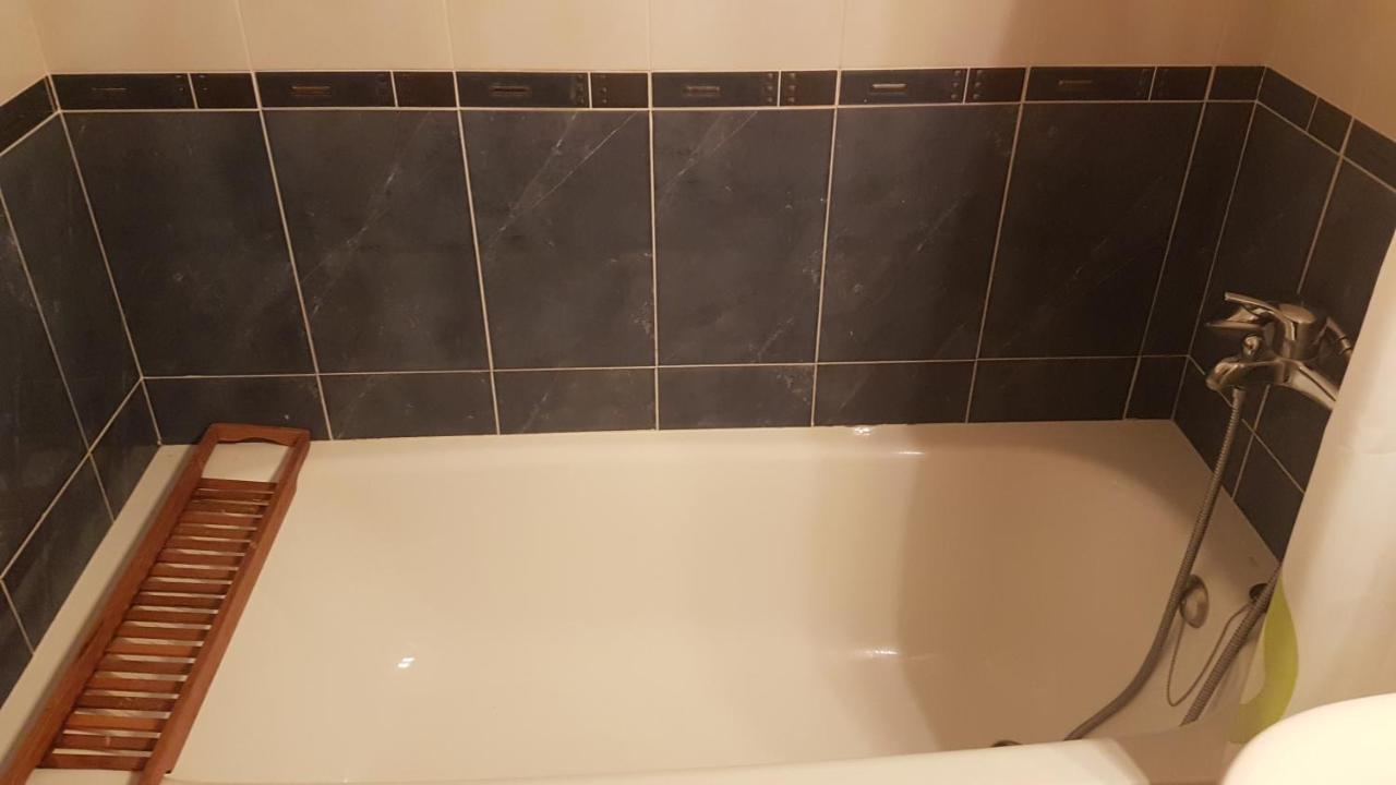 Magnífico Junto Al Canal Principal. Apartamento Ampuriabrava