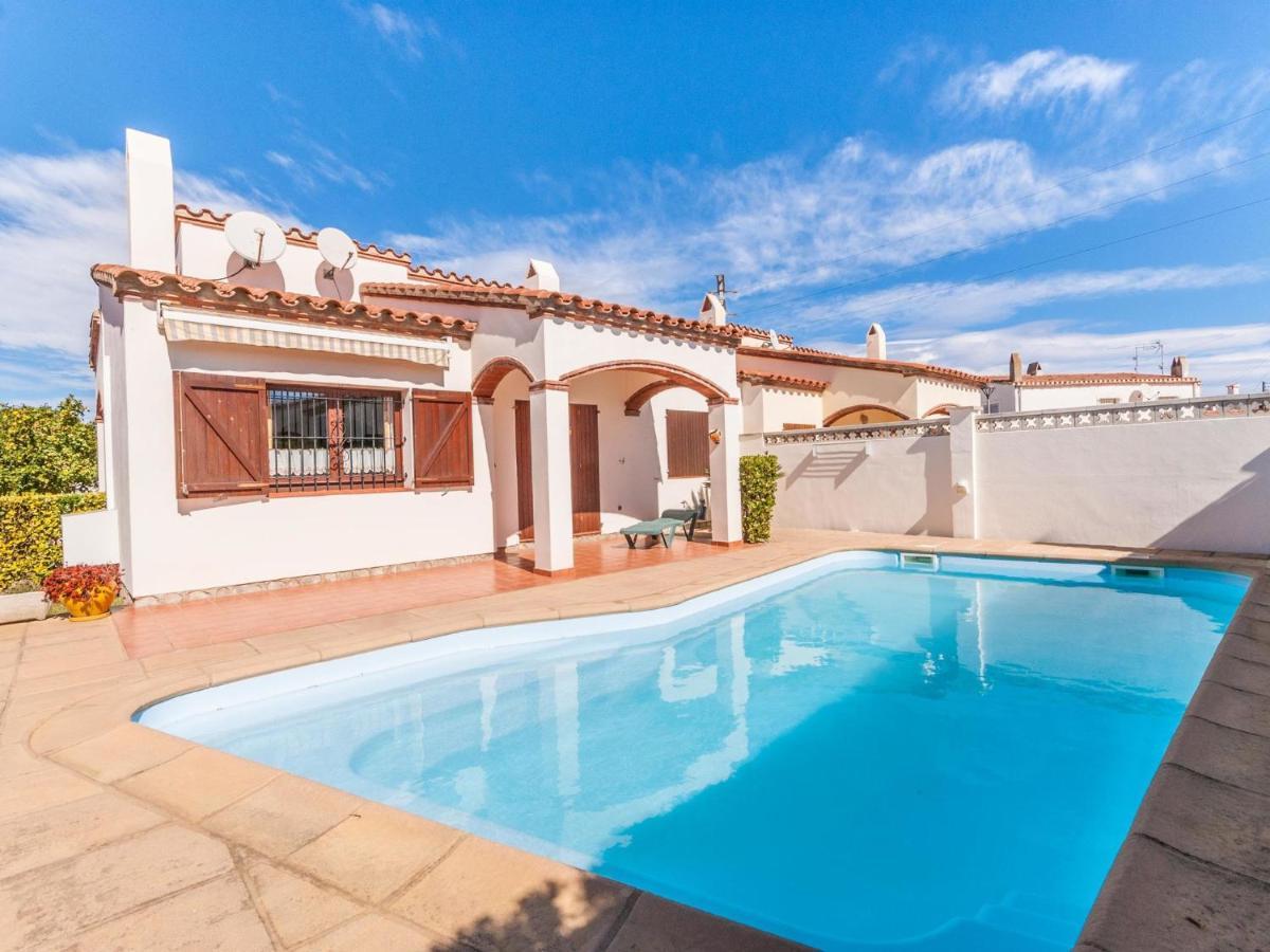 Cosy Holiday With Swimming Pool *