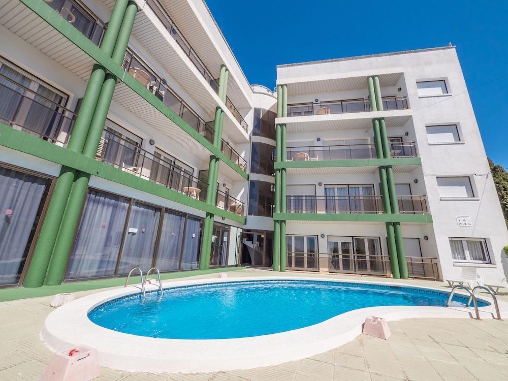 Ar Melrose Place Apartment