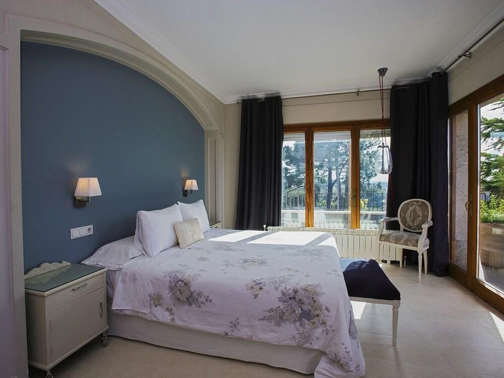 Villa Montjuic Girona Villa Girona