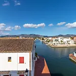 Casa con amarre, wifi cerca de todo