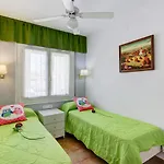 GOLF-Apartamento con jardín y parking cerca del mar en Roses