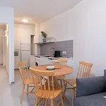 Flateli Cort Reial 10