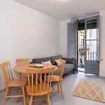 Flateli Cort Reial 10