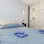Apartment Caravela Beach By Interhome